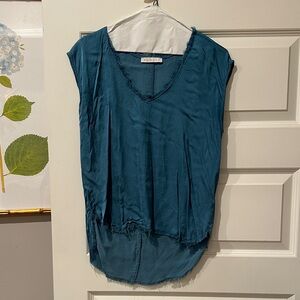 Karlie Sleeveless Raw Hem Blouse